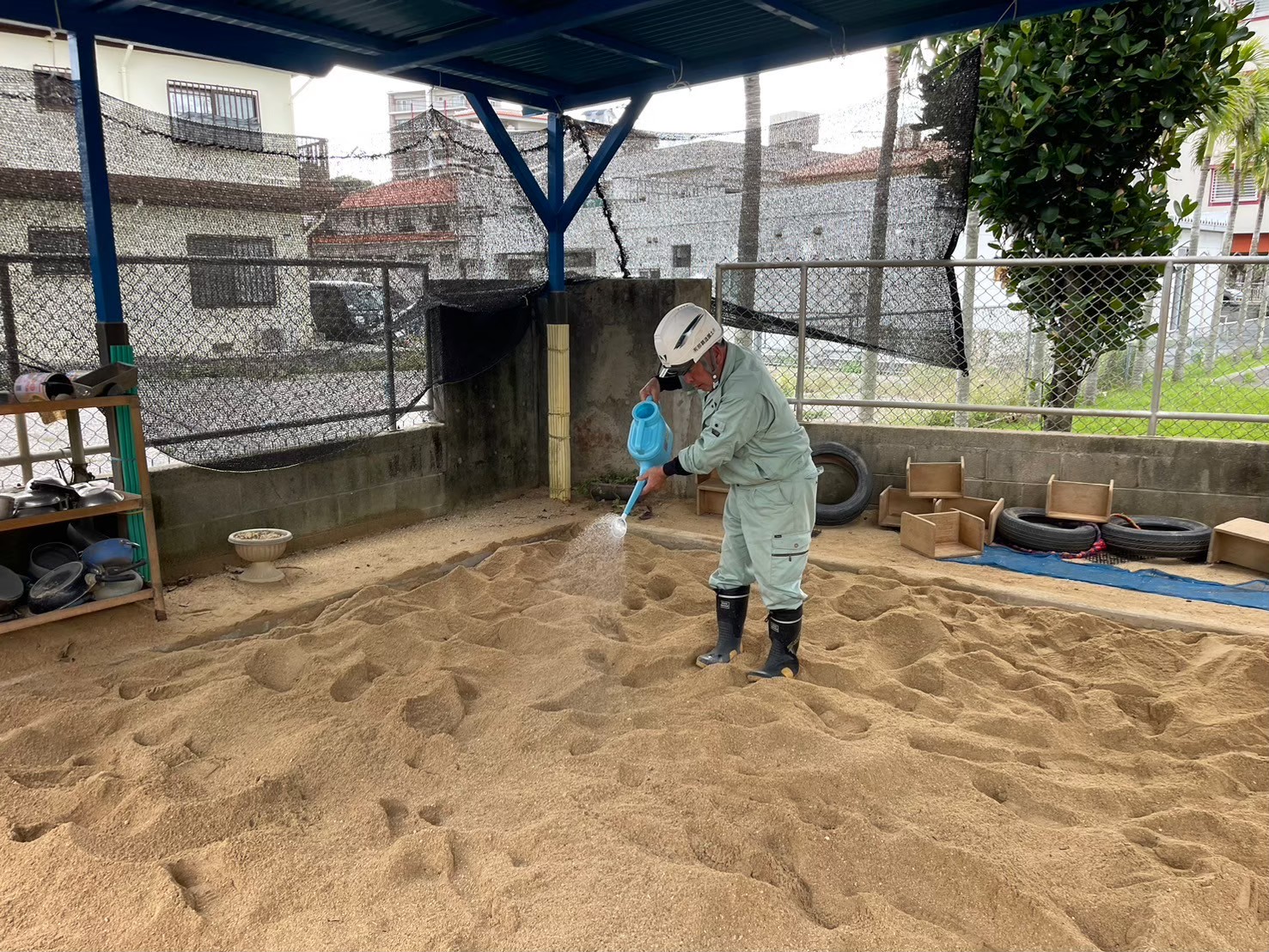 砂場清掃の消毒状況